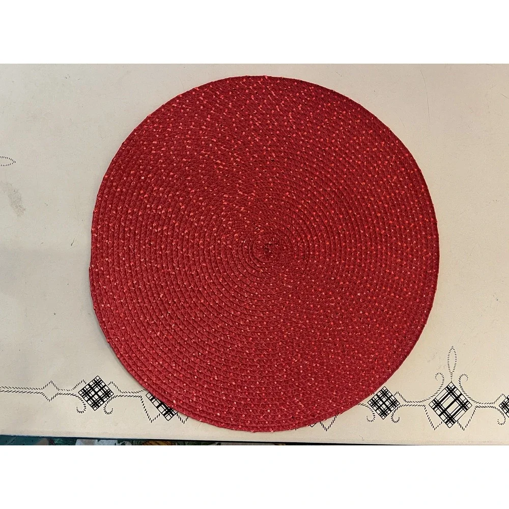 4-Table Placemats Round Red Sparkly Woven Non-slip kitchen Christmas Valentines